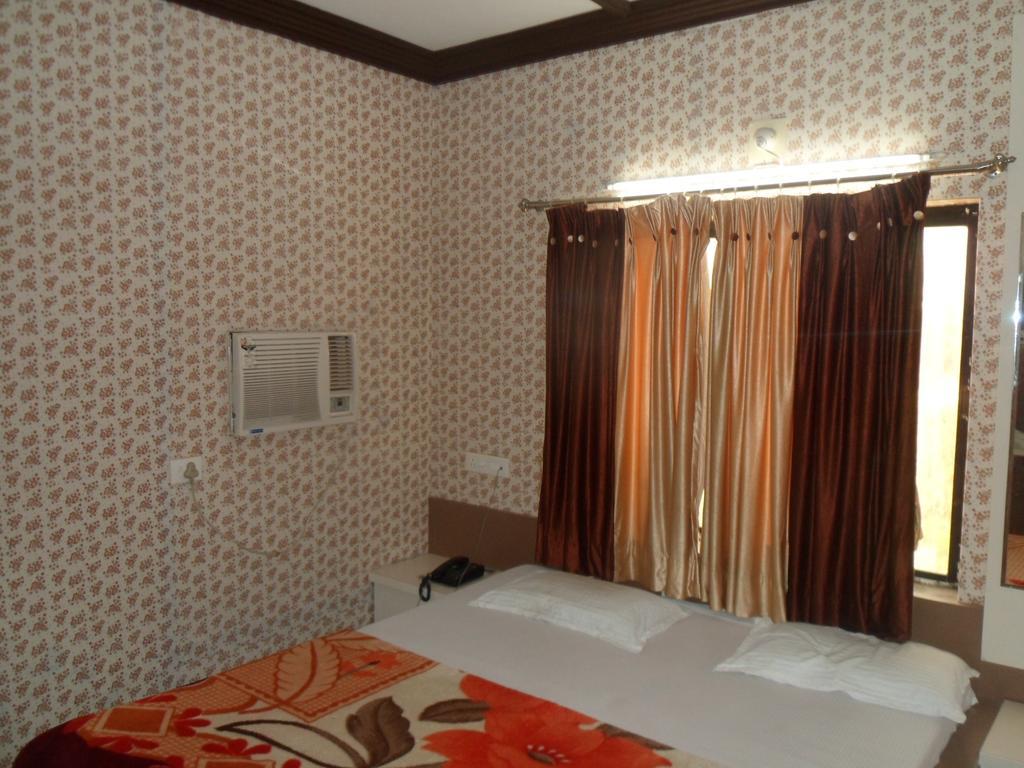 Hotel Raj Palace Dwārka エクステリア 写真