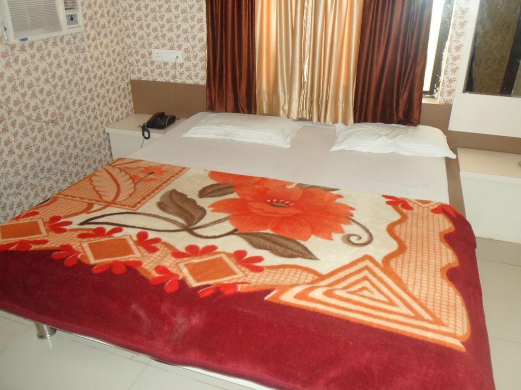 Hotel Raj Palace Dwārka エクステリア 写真